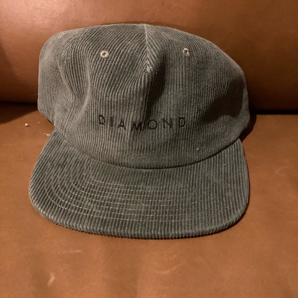 Diamond. NWOT hat